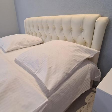 Apartaments On Vulytsia Heroiv Ato 32 Krivoy Rog Εξωτερικό φωτογραφία