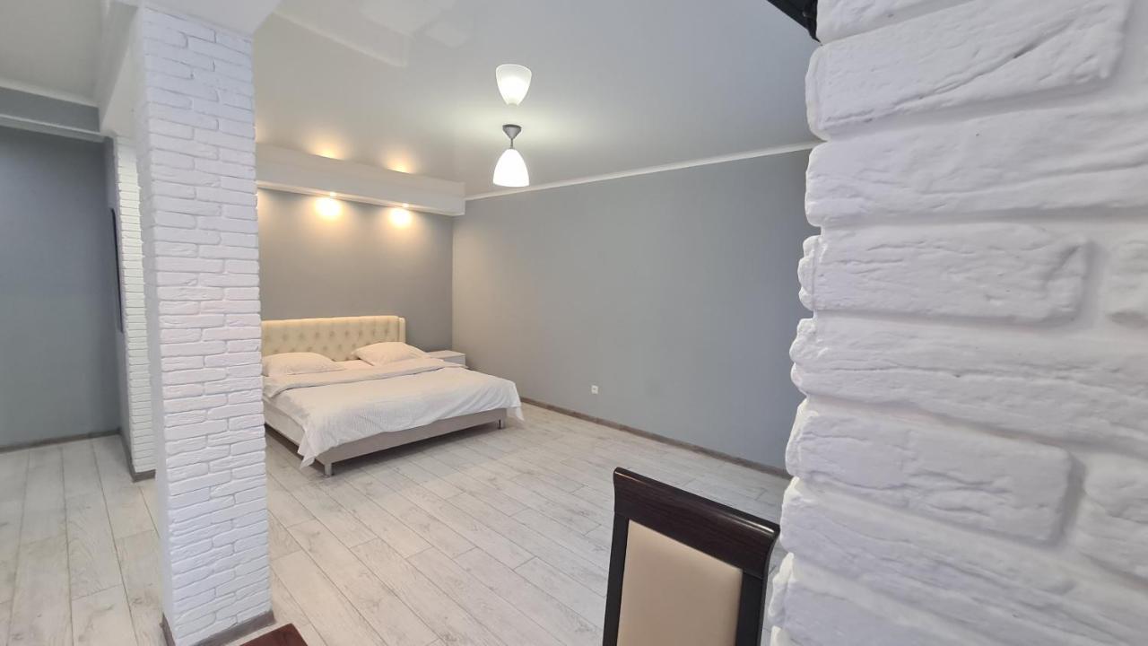 Apartaments On Vulytsia Heroiv Ato 32 Krivoy Rog Εξωτερικό φωτογραφία