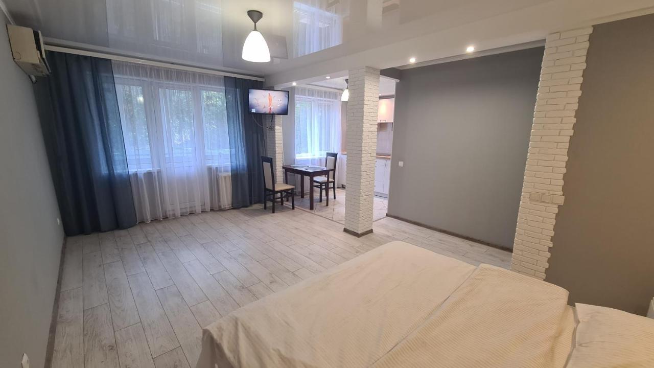 Apartaments On Vulytsia Heroiv Ato 32 Krivoy Rog Εξωτερικό φωτογραφία