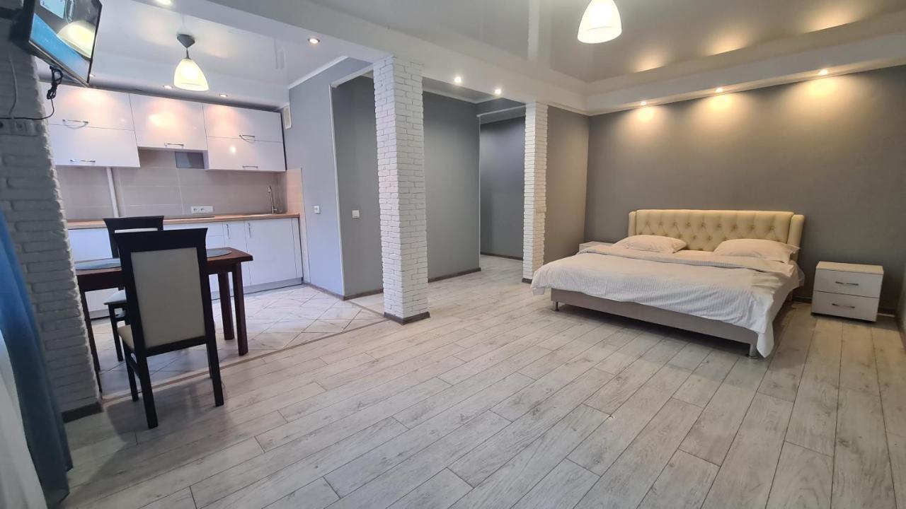 Apartaments On Vulytsia Heroiv Ato 32 Krivoy Rog Εξωτερικό φωτογραφία